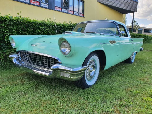 Heideveld Classics - Ford Thunderbird Convertible 1957