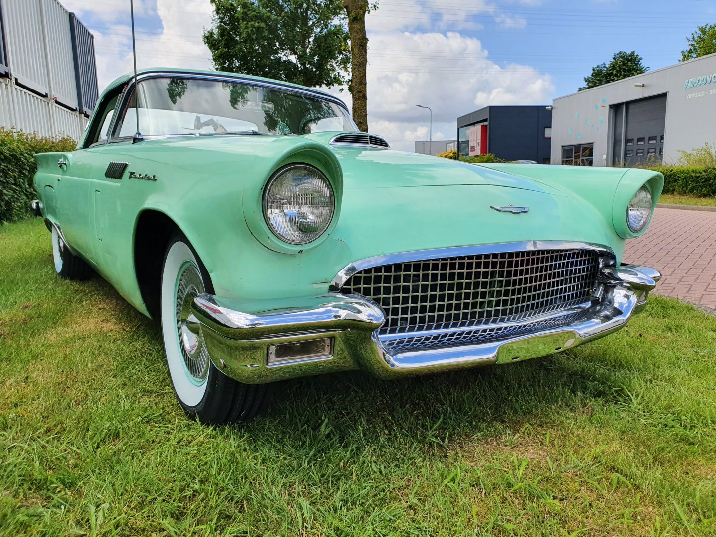 Heideveld Classics - Ford Thunderbird Convertible 1957